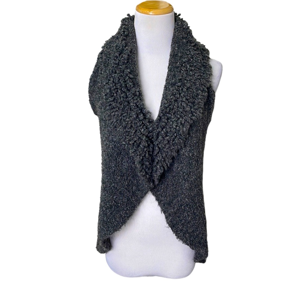 Renee’s NYC Accessories Grey Sleeveless Cardigan Sweater Vest